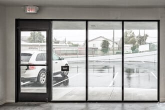 2329-2335 W Sequoia Ave, Anaheim, CA à louer Photo intérieure– Image 2 sur 4