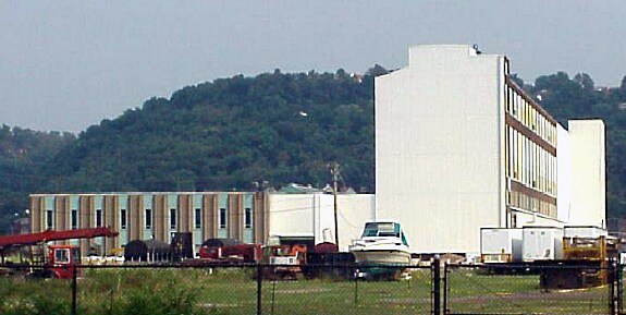1003-1005 Airbrake Ave, Wilmerding, PA à louer - Photo de l’immeuble – Image 2 sur 5