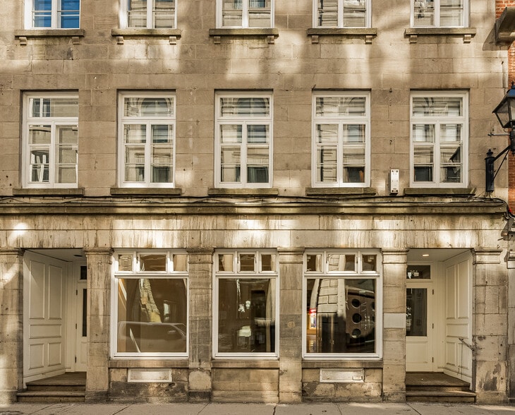 364 Rue Saint-Paul O, Montréal, QC à vendre - Photo principale – Image 1 sur 8
