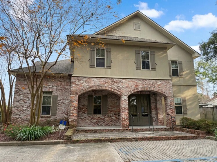 10319 Jefferson Hwy, Baton Rouge, LA à vendre Photo principale– Image 1 sur 3