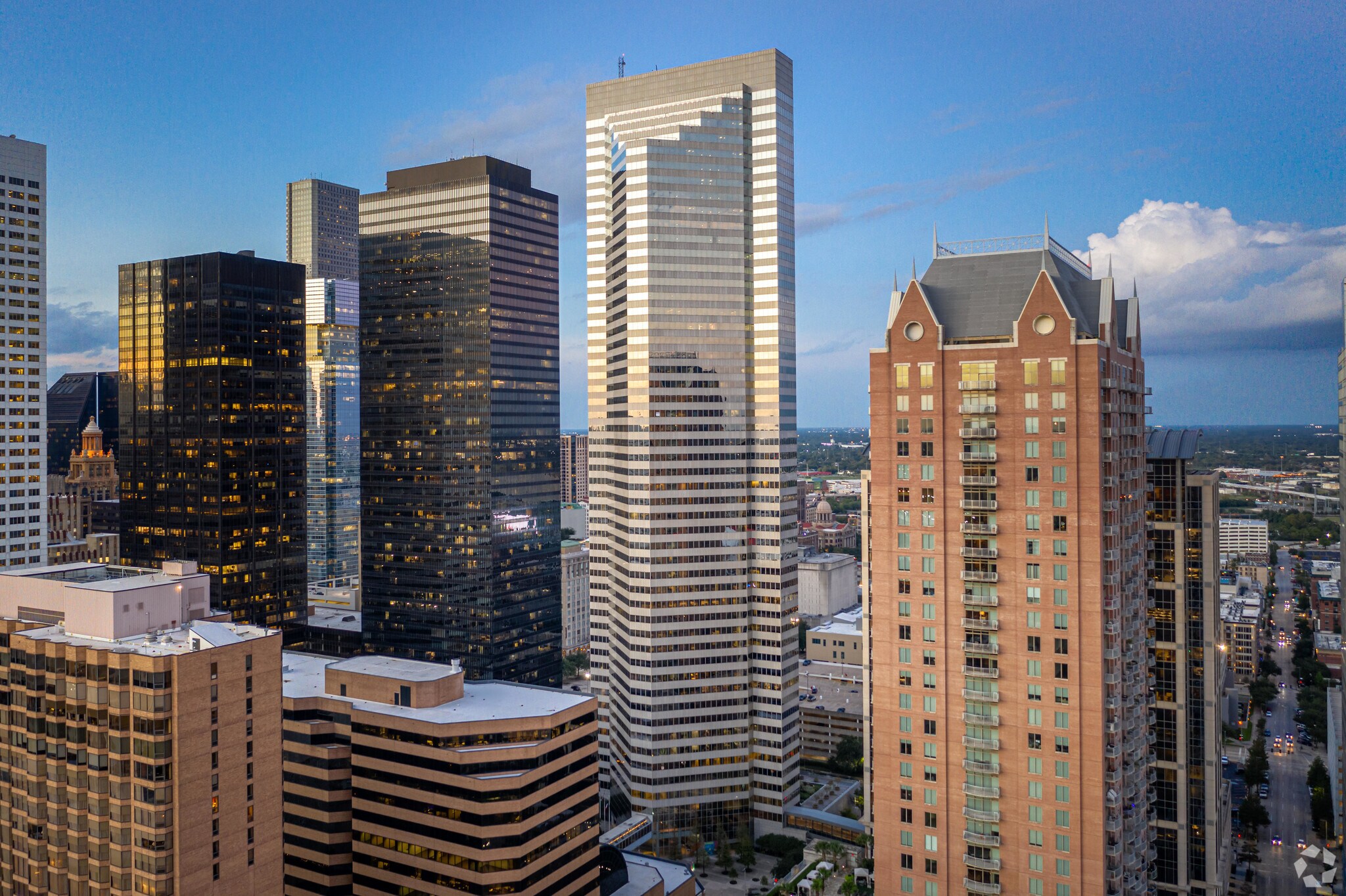 1221 McKinney St, Houston, TX à louer Photo principale– Image 1 sur 20