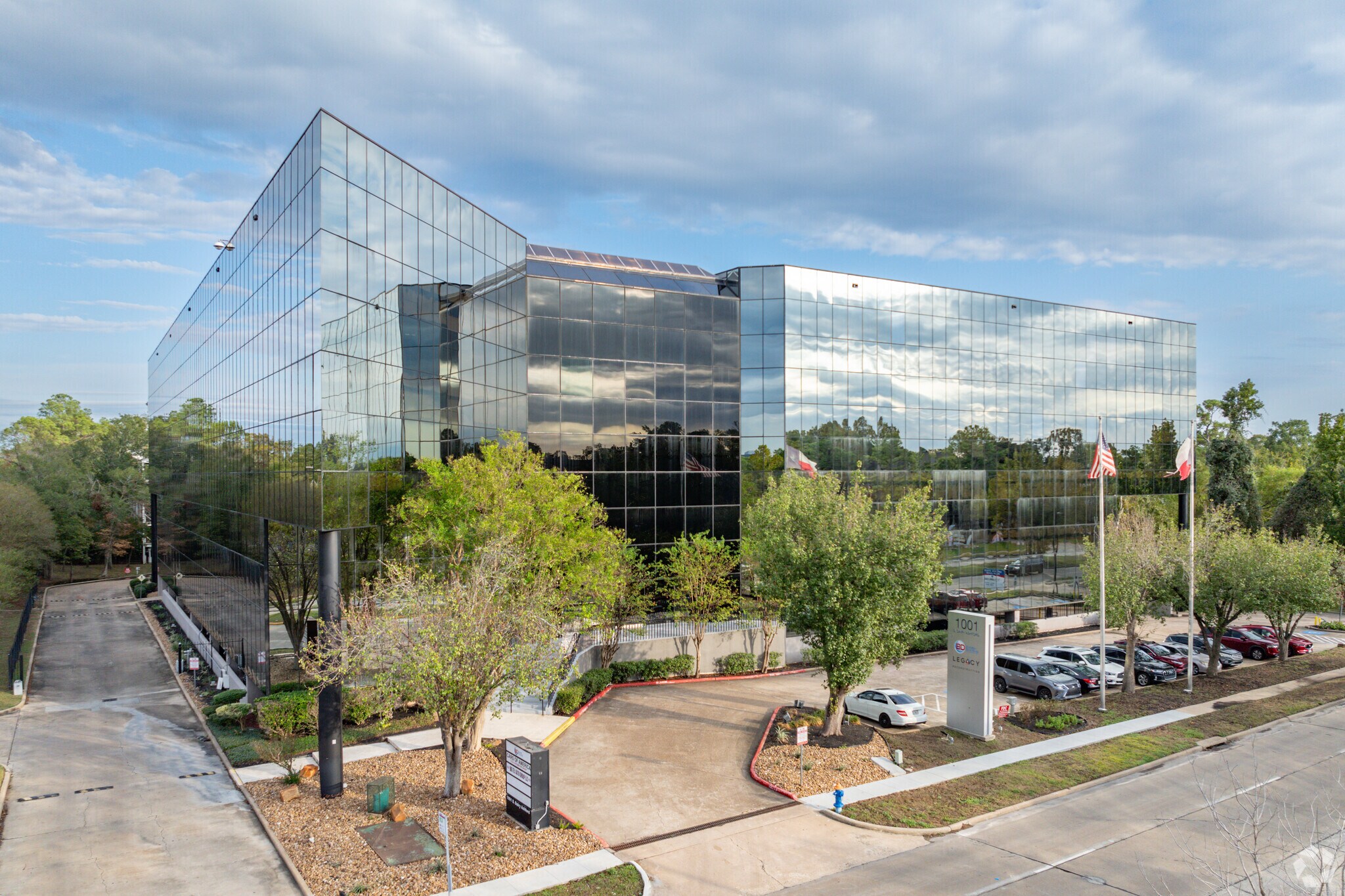 1001 S Dairy Ashford Rd, Houston, TX à louer Photo de l’immeuble– Image 1 sur 18