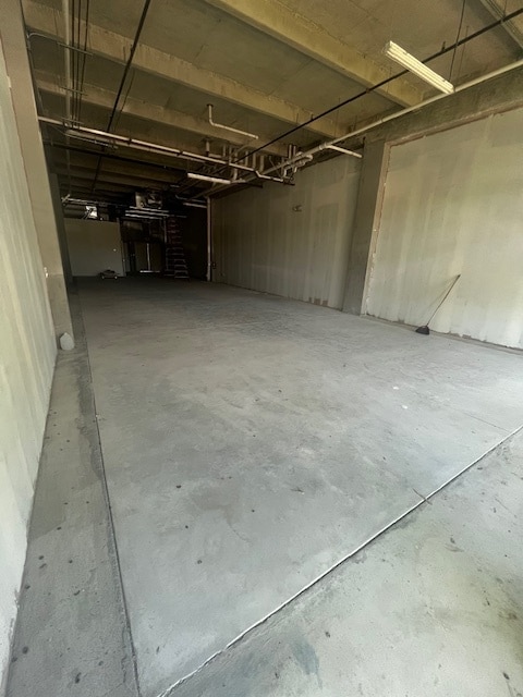 1695 NW 110th Ave, Miami, FL 33172 - Lot 103 - - Photo intérieure - Image 2 of 4