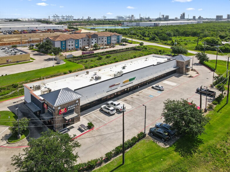 5735 Bayport Blvd, Seabrook, TX à louer - Photo de l’immeuble – Image 3 sur 13