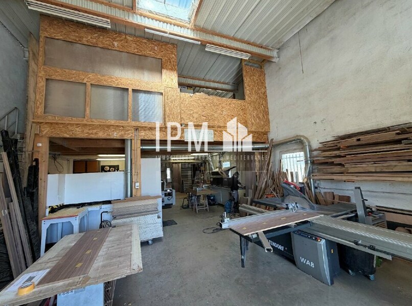 Local d’activités dans Aubagne à louer Photo principale– Image 1 sur 5