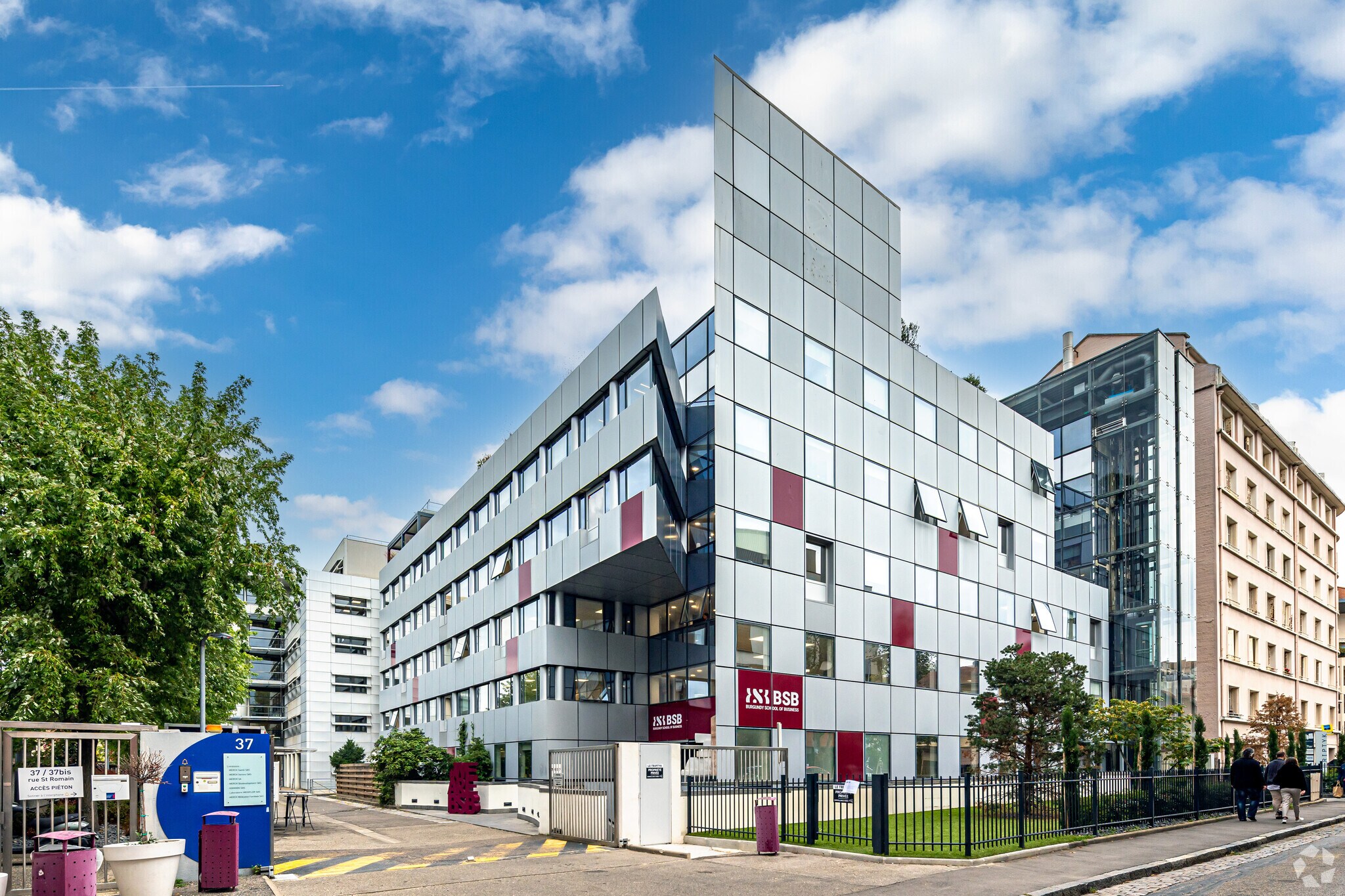  dans Lyon à vendre Photo principale– Image 1 sur 1