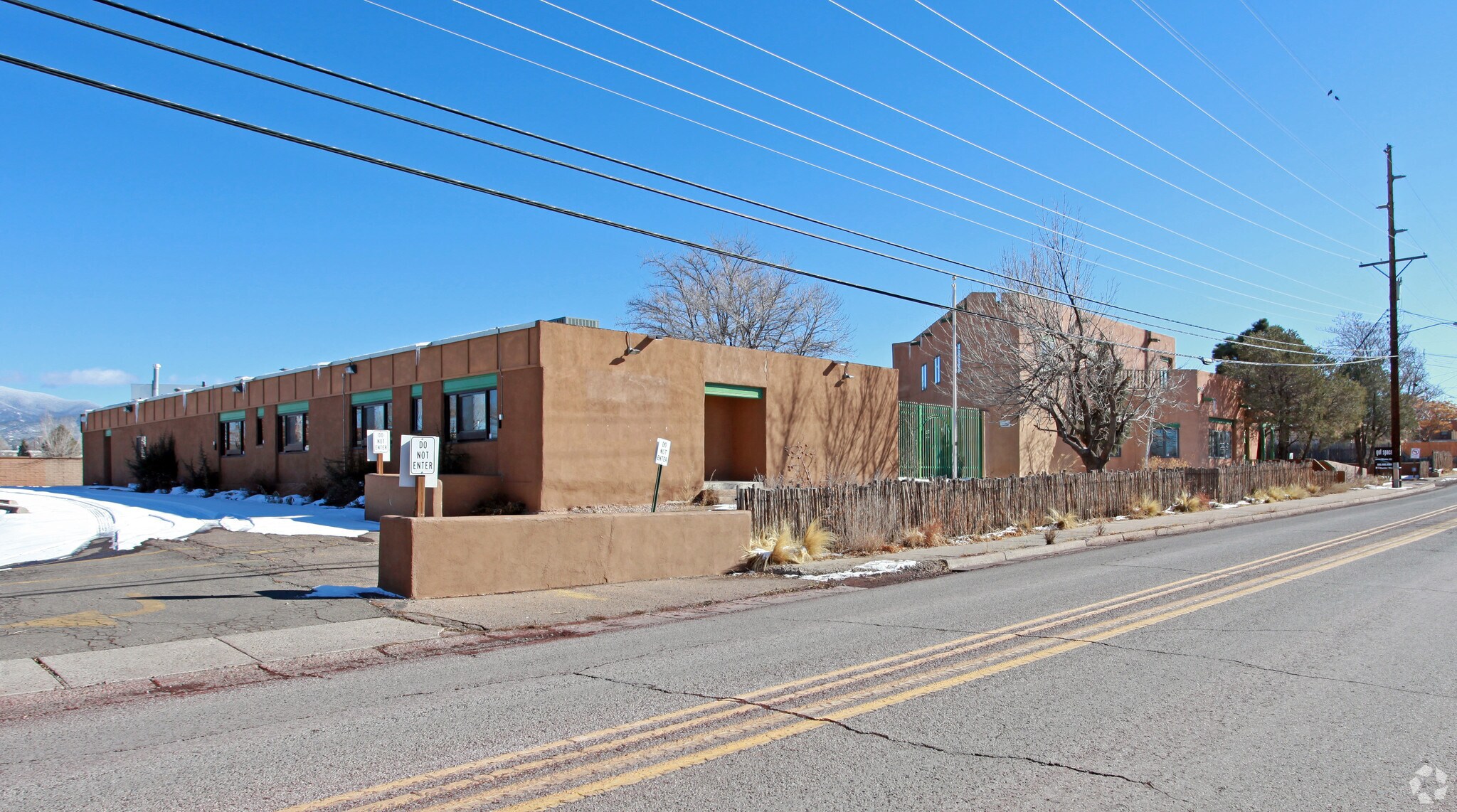313-317 Camino Alire, Santa Fe, NM à louer Photo principale– Image 1 sur 4