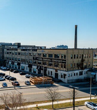 Plus de détails pour 121-151 Charles St W, Kitchener, ON - Bureau à louer