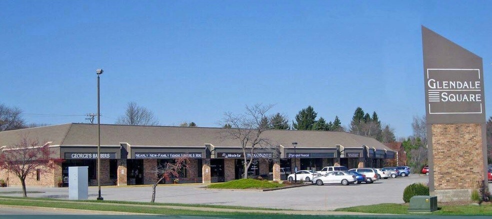 6801-6823 N Green Bay Ave, Glendale, WI à louer - Photo de l’immeuble – Image 2 sur 8