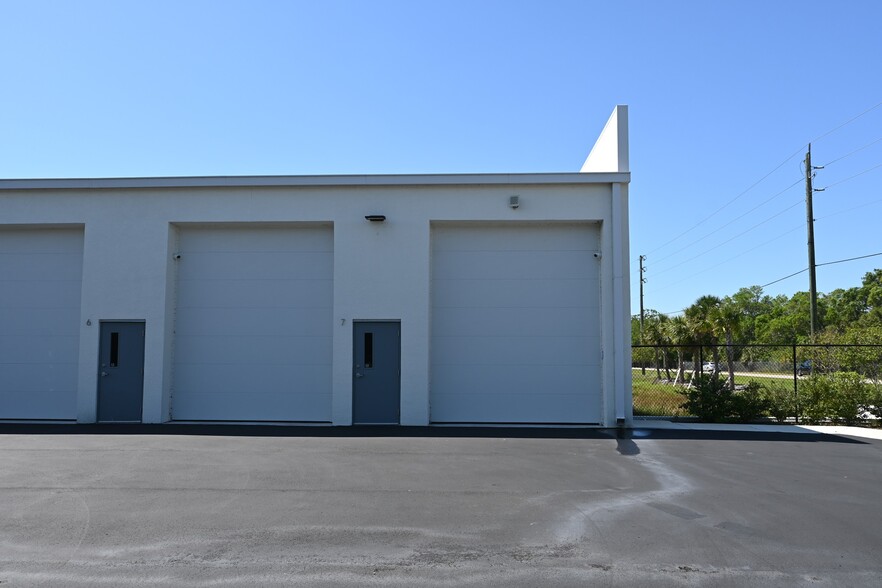 5401 Tri Par Dr, Sarasota, FL à louer - Photo de l’immeuble – Image 3 sur 7