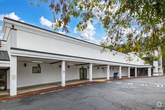 8329-8371 Roswell Rd NE, Atlanta, GA à louer Photo de l’immeuble– Image 2 sur 21