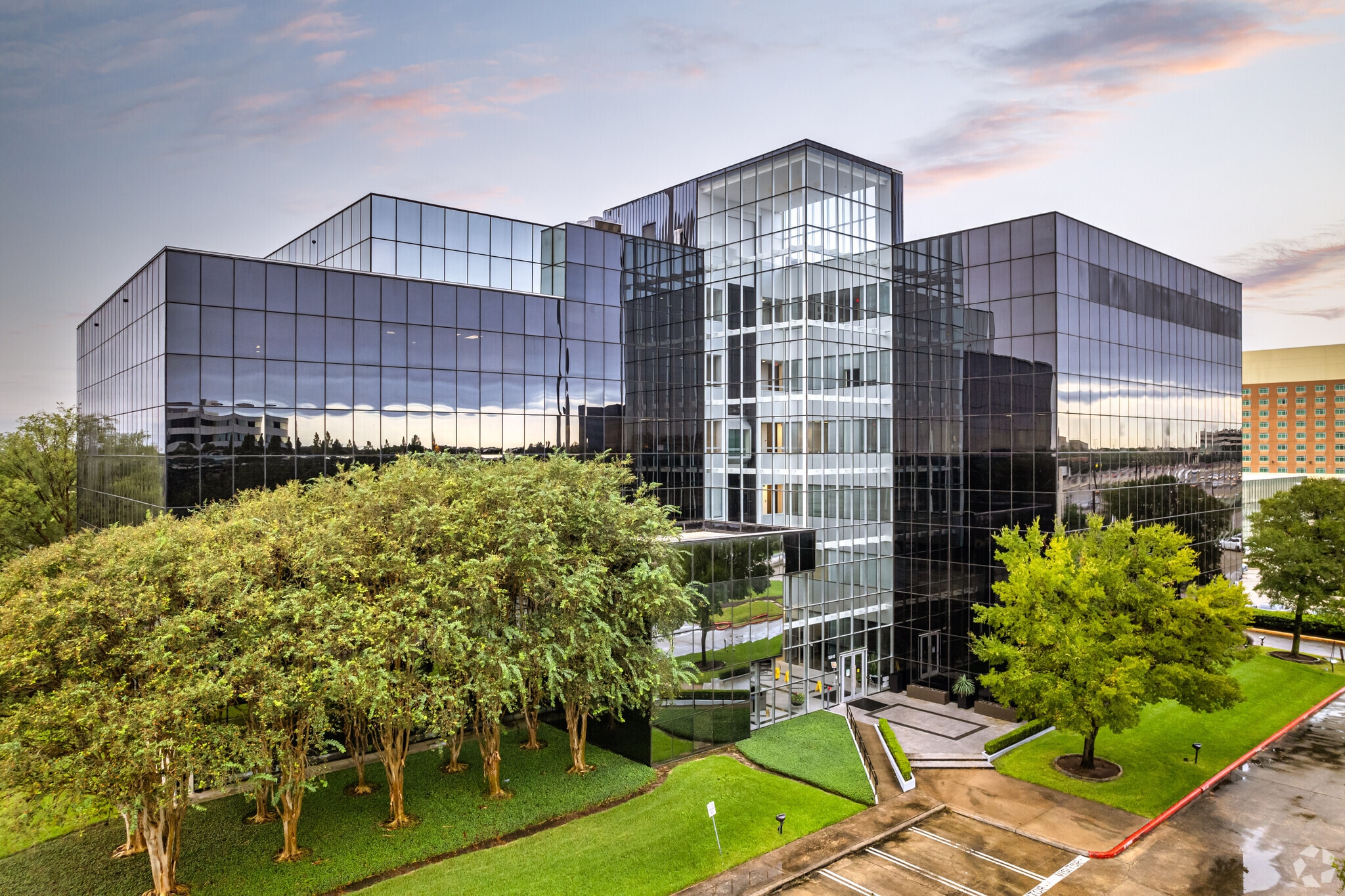 15915 Katy Fwy, Houston, TX à louer Photo principale– Image 1 sur 23