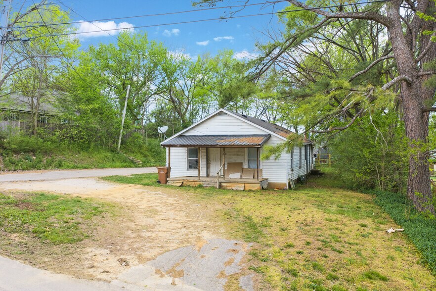 252 N Main St, Lexington, TN à vendre - Photo de l’immeuble – Image 2 sur 11