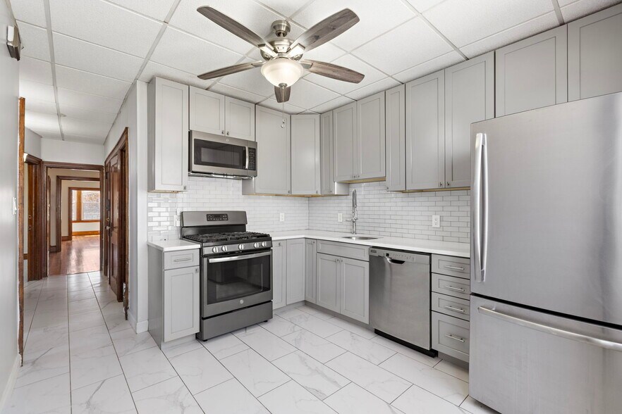 1002 74th St, North Bergen, NJ à vendre - Photo de l’immeuble – Image 3 sur 13