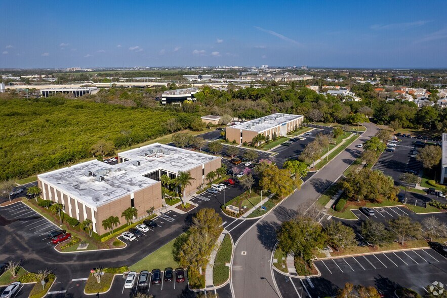 9620 Executive Center Dr N, Saint Petersburg, FL à louer - Photo de l’immeuble – Image 2 sur 2