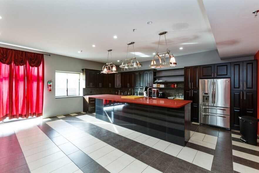 1532 127th St, College Point, NY à louer - Photo de l’immeuble – Image 2 sur 10