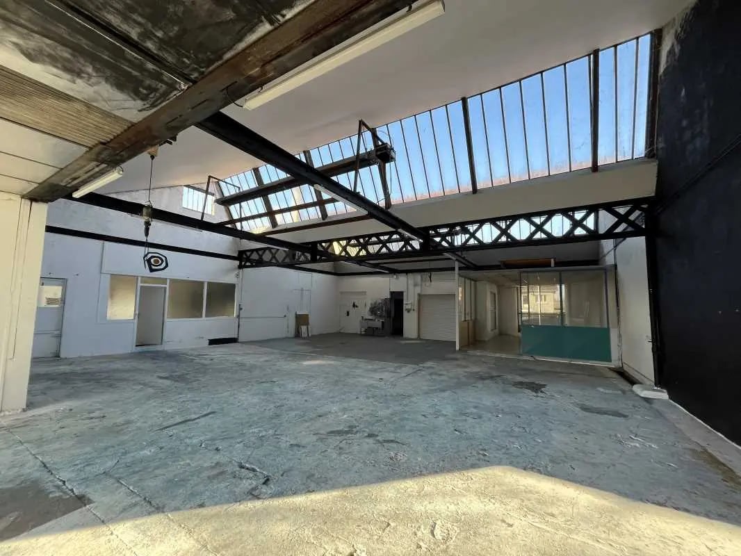 1033 Avenue Victor Hugo, Rillieux-la-Pape à louer Photo de l’immeuble– Image 1 sur 9