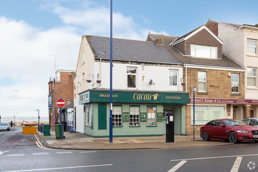 Redcar – Cafe, Takeaway & Retail portefeuille de 2 biens à vendre sur LoopNet.fr - Photo principale – Image 2 sur 2