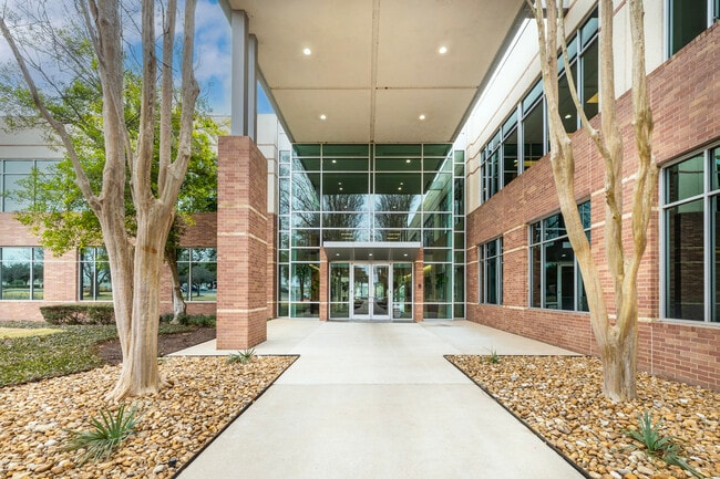Plus de détails pour 9601 Amberglen Blvd, Austin, TX - Bureau à louer