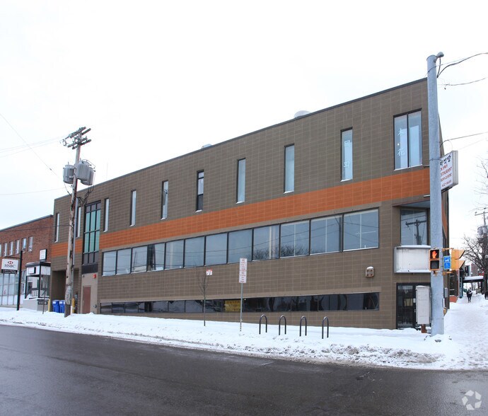 701 S Crouse Ave, Syracuse, NY à louer - Photo principale – Image 1 sur 21
