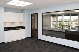 2150 N Waterman Ave, San Bernardino, CA à louer Photo intérieure– Image 2 sur 3