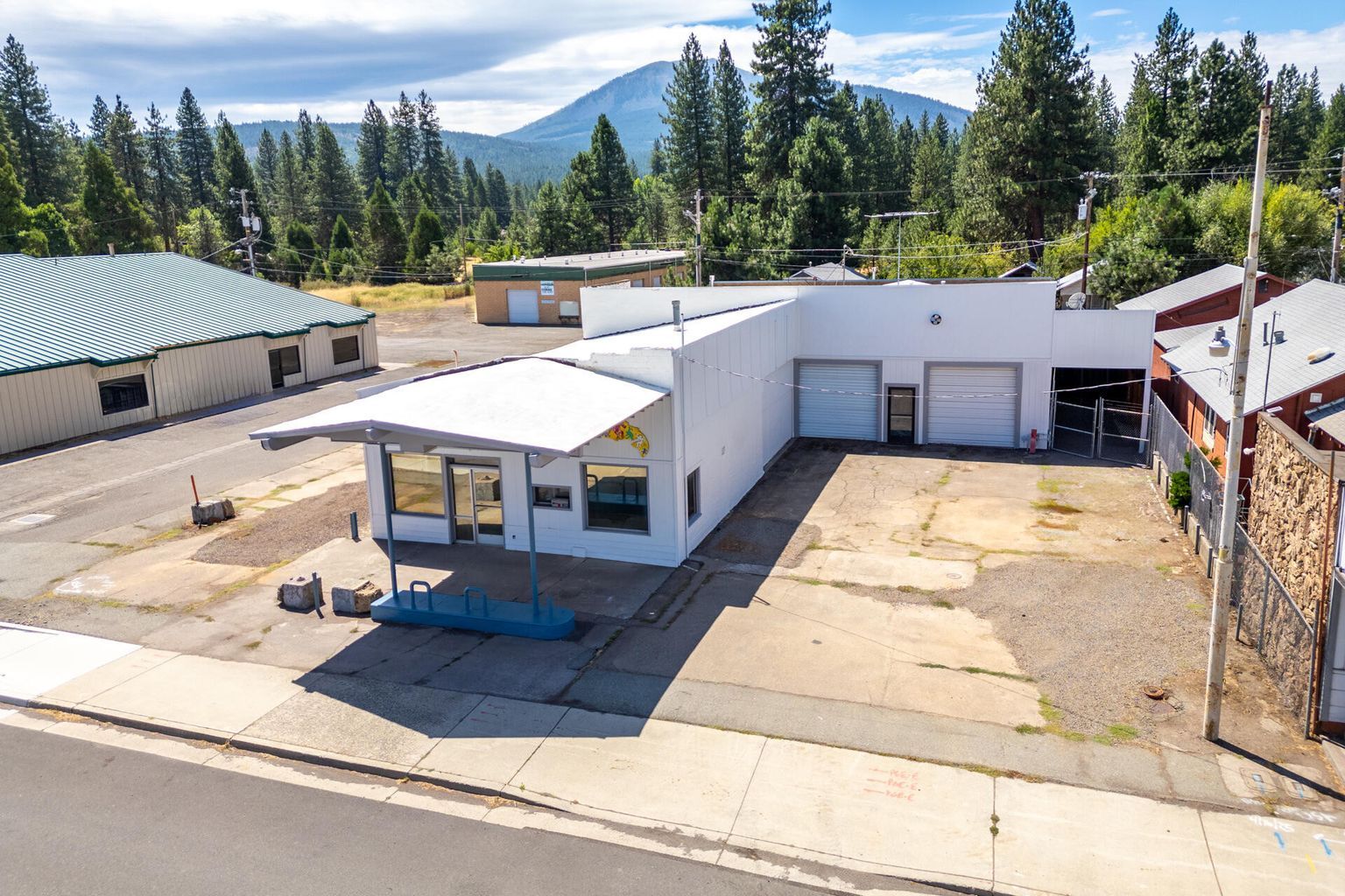 37087 Main St, Burney, CA à vendre Photo de l’immeuble– Image 1 sur 52