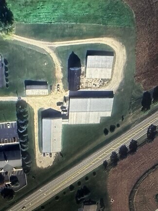 Plus de détails pour 636 S East St, Mount Carroll, IL - Industriel/Logistique à vendre