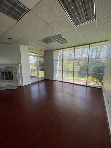 23370 Moulton Pky, Laguna Hills, CA à louer - Photo intérieure – Image 3 sur 10