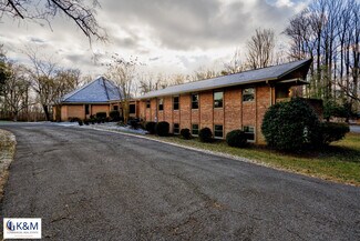 Plus de détails pour 5610 Inverchapel Rd, Springfield, VA - Spécialisé à vendre