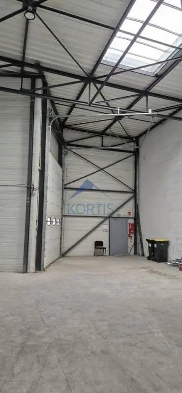 Plus de détails pour Local d’activités à vendre