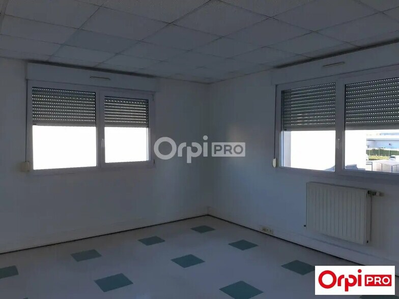 Bureau dans Valence à louer - Photo de l’immeuble – Image 2 sur 7