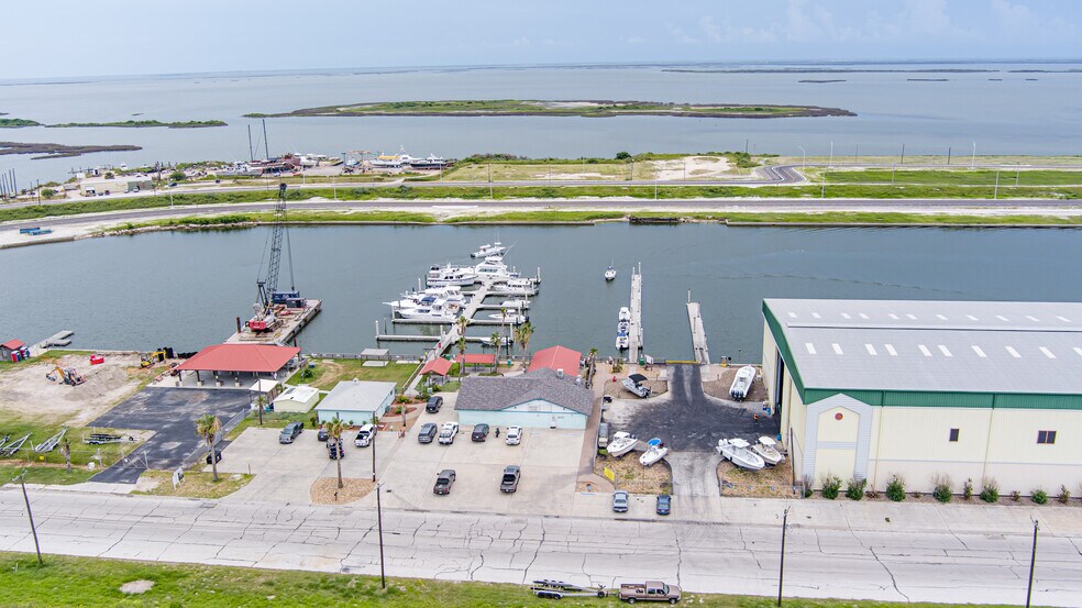 322 Huff St, Aransas Pass, TX à vendre - Photo de l’immeuble – Image 3 sur 10