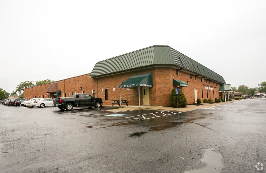 1260 Monroe St NW, New Philadelphia, OH à louer - Photo principale – Image 1 sur 21