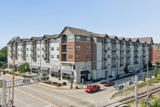 Plus de détails pour 77 S Adams St, Oswego, IL - Local commercial à louer