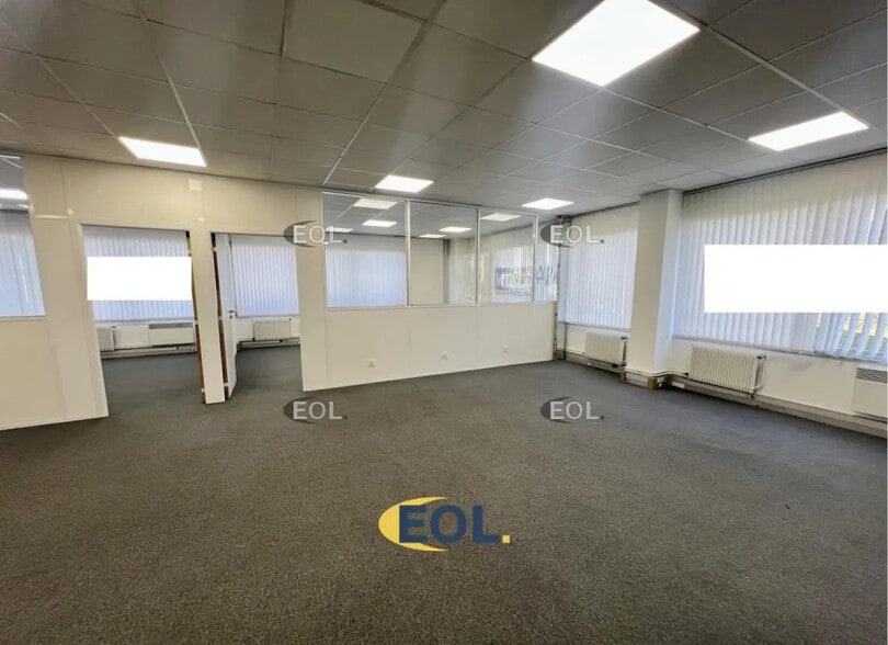 66 Rue Des Vanesses, Villepinte à louer - Photo de l’immeuble – Image 2 sur 5