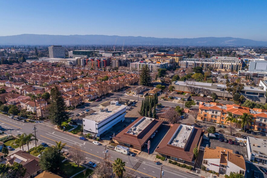 373 S Monroe St, San Jose, CA à vendre - Photo de l’immeuble – Image 2 sur 17