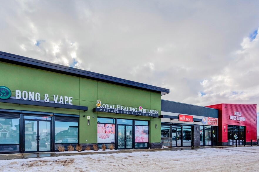 3739 8 Ave SW, Edmonton, AB à vendre - Photo de l’immeuble – Image 3 sur 15