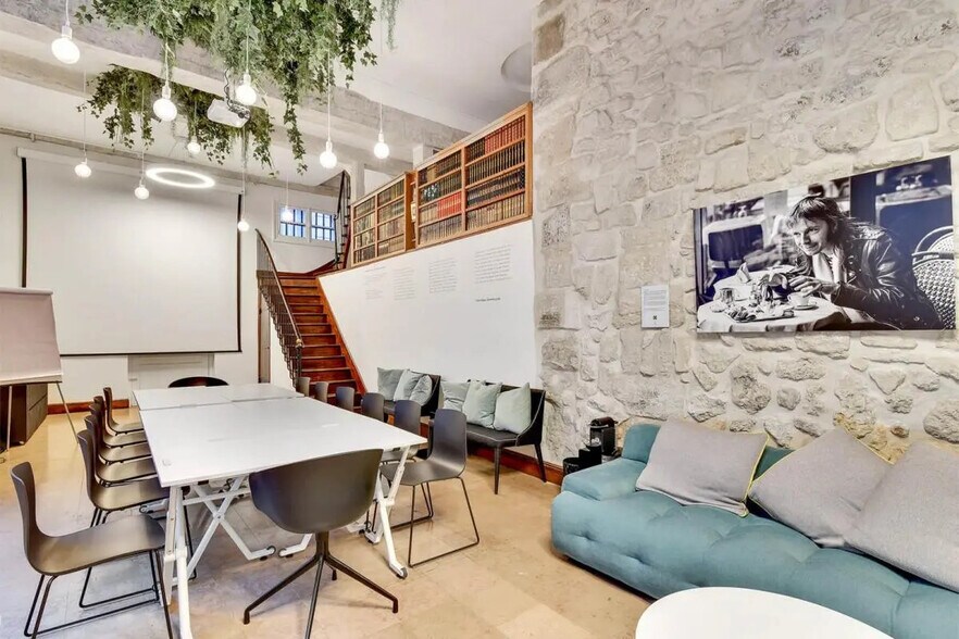 22 Rue Chapon, Paris à louer - Photo de l’immeuble – Image 2 sur 9