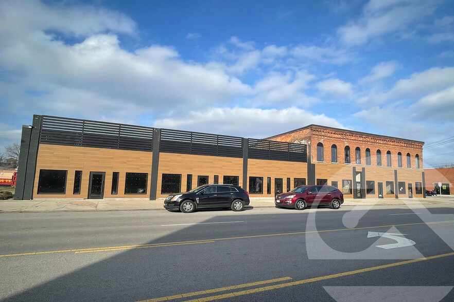 843 N Summit St, Toledo, OH à louer - Photo de l’immeuble – Image 1 sur 3