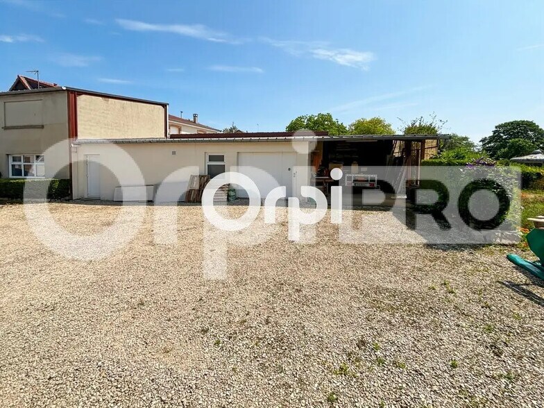 211 Avenue John Fitzgerald Kennedy, Arras à vendre - Photo de l’immeuble – Image 3 sur 9