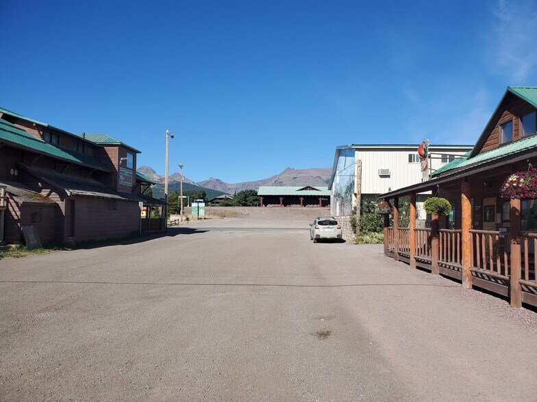 29 Dawson Ave, East Glacier Park, MT à vendre - Photo de l’immeuble – Image 3 sur 16