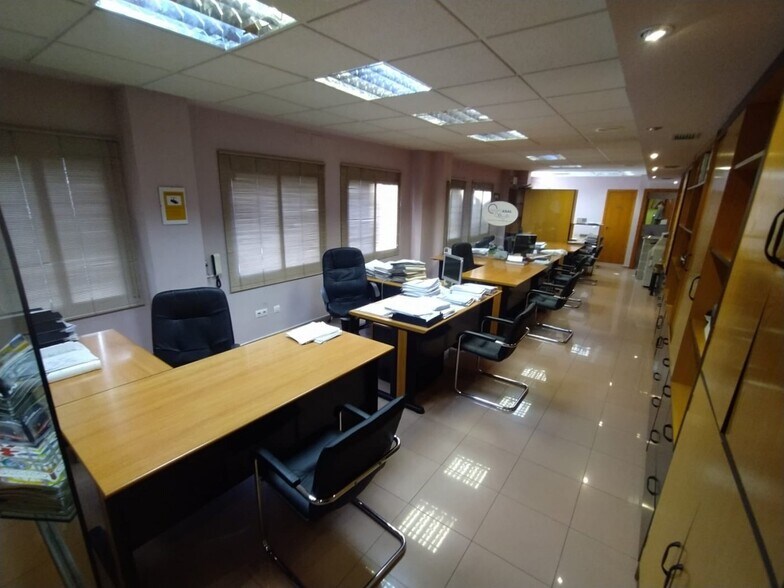 Bureau dans Cáceres, Cáceres à vendre - Photo de l’immeuble – Image 2 sur 11