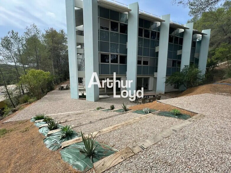 Local d’activités dans Valbonne à louer - Photo de l’immeuble – Image 2 sur 14