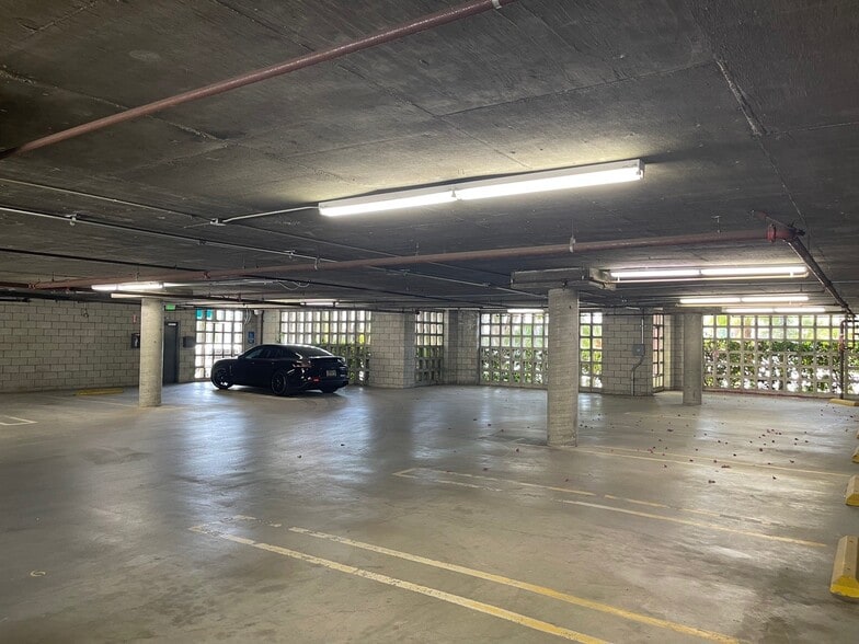 2717 W Olive Ave, Burbank, CA à louer - Photo intérieure – Image 3 sur 6