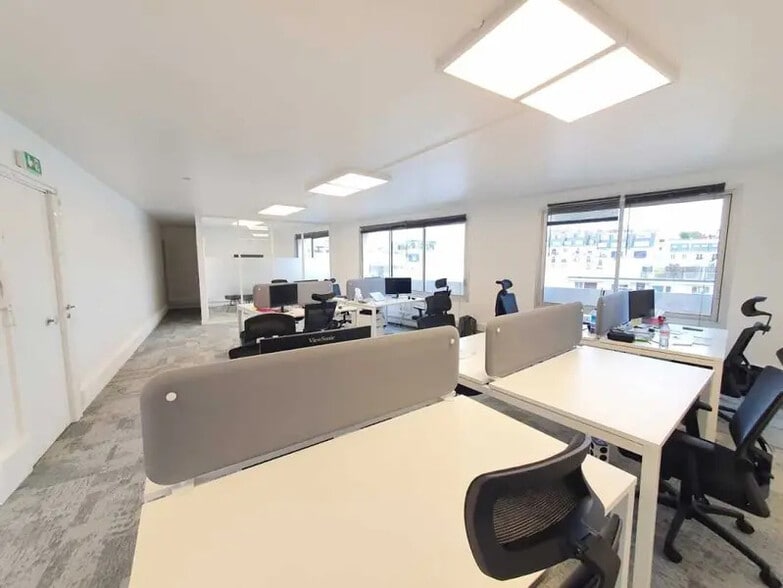26 Rue Jacques Dulud, Neuilly-sur-Seine à louer - Photo de l’immeuble – Image 2 sur 7