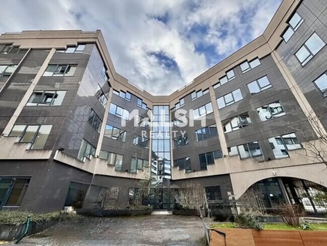 Plus de détails pour Bureau à vendre