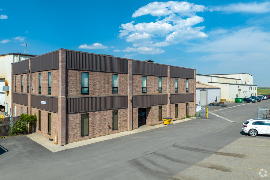 5550 55th St SE, Calgary, AB à louer - Photo principale – Image 1 sur 6