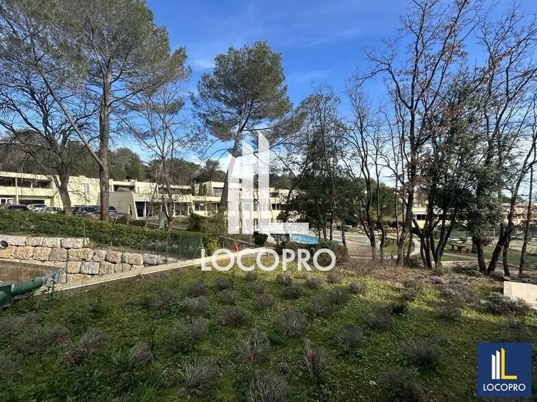Bureau dans Valbonne à louer - Photo de l’immeuble – Image 1 sur 11