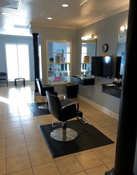 6465 Calder Ave, Beaumont, TX à louer - Photo intérieure – Image 3 sur 4