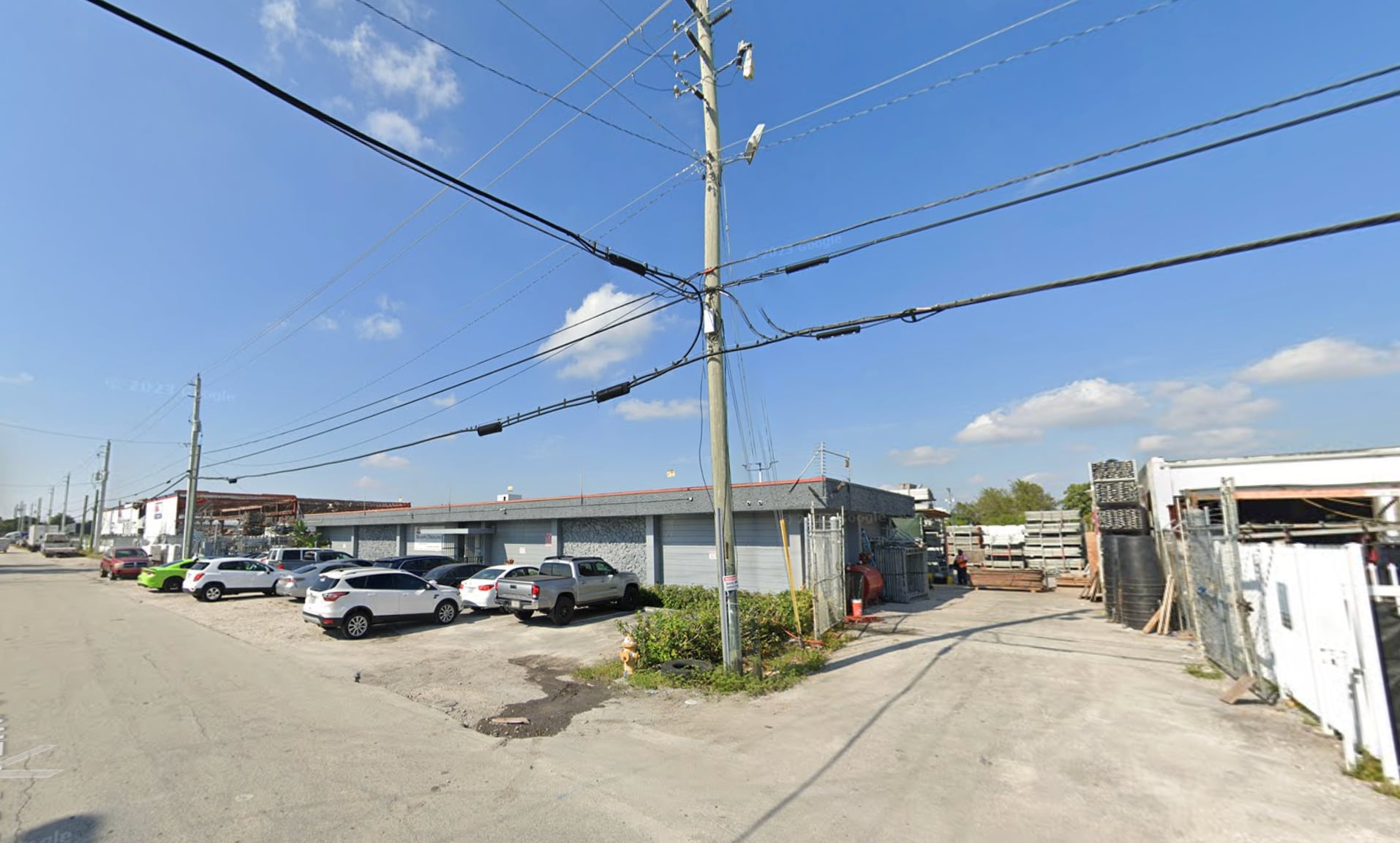 1001 NW 72nd St, Miami, FL à louer Photo de l’immeuble– Image 1 sur 4